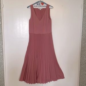 Elizabeth and James sleeveless pleated dress, size 4